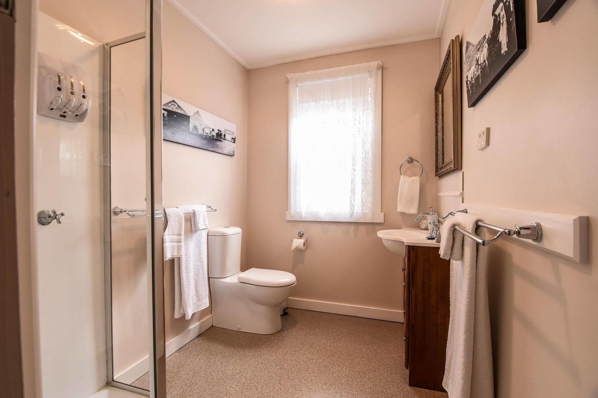 Bed and Breakfast Heytesbury House Cobden Esterno foto
